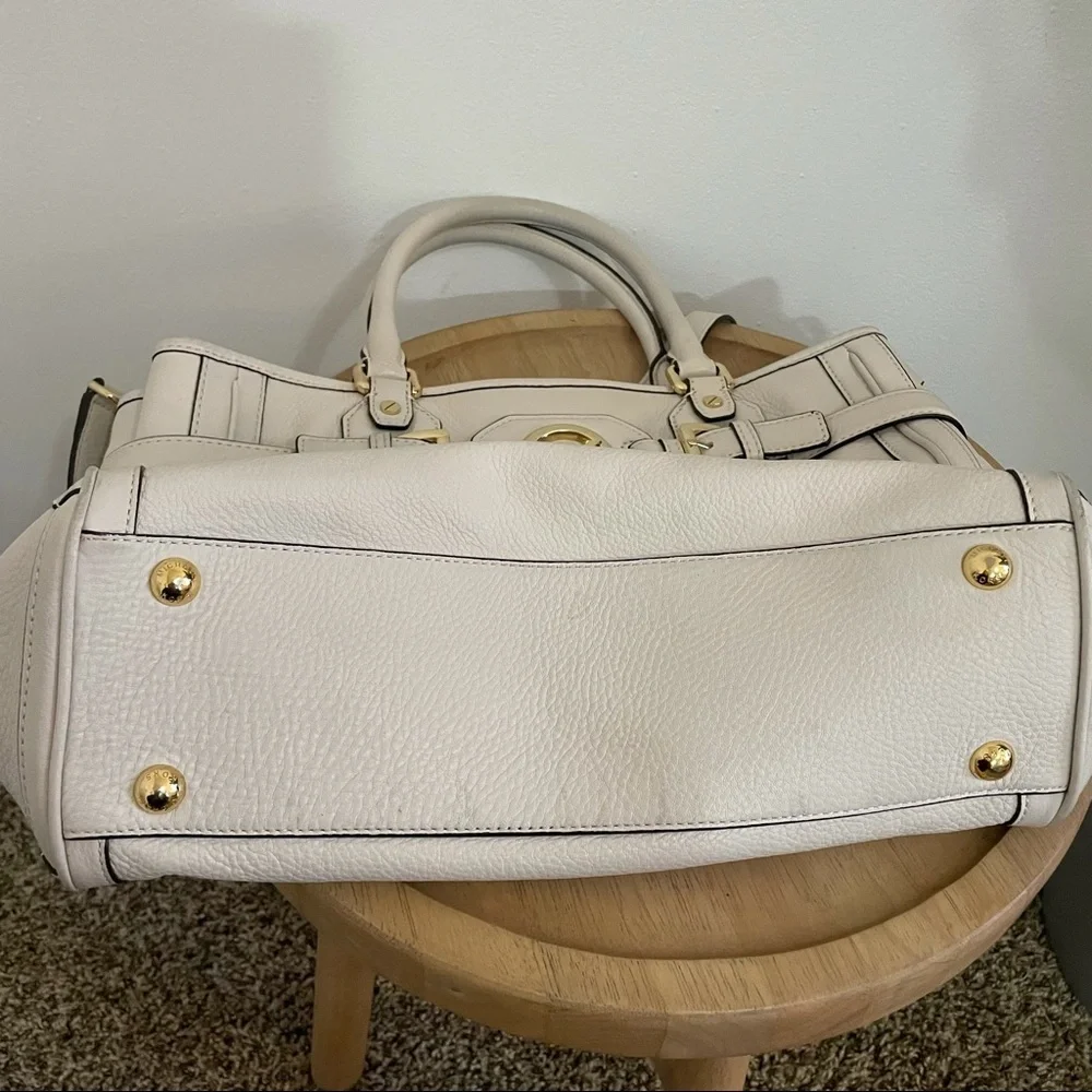 $298 EUC Michael Kors Cream Multi-way Pebbled Leather Purse - Picture 5 of 8